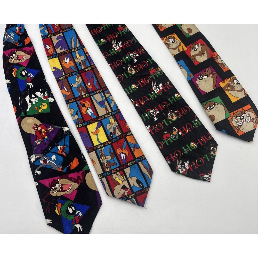 Lot Of Men's 4 Neck Ties 90's Vintage Looney Tunes And M & M's Vintage